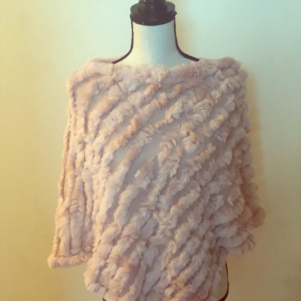 🔥 BCBG real rabbit fur pink poncho 🔥